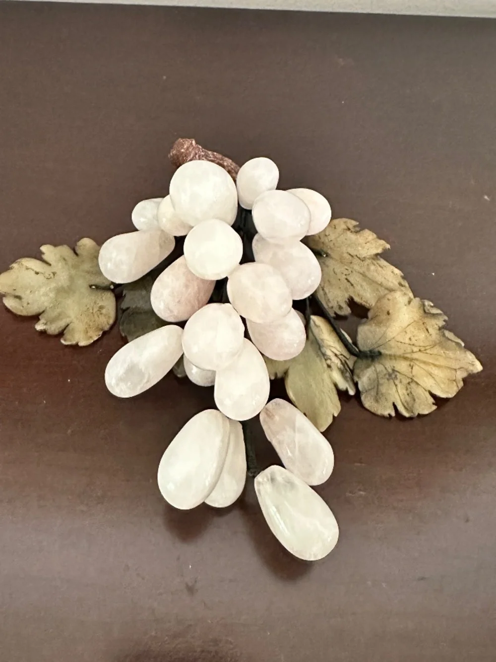 VTG MCM Creamy White Banded Onyx Stone Grape Cluster w/Carved Green Leaf W wibuy